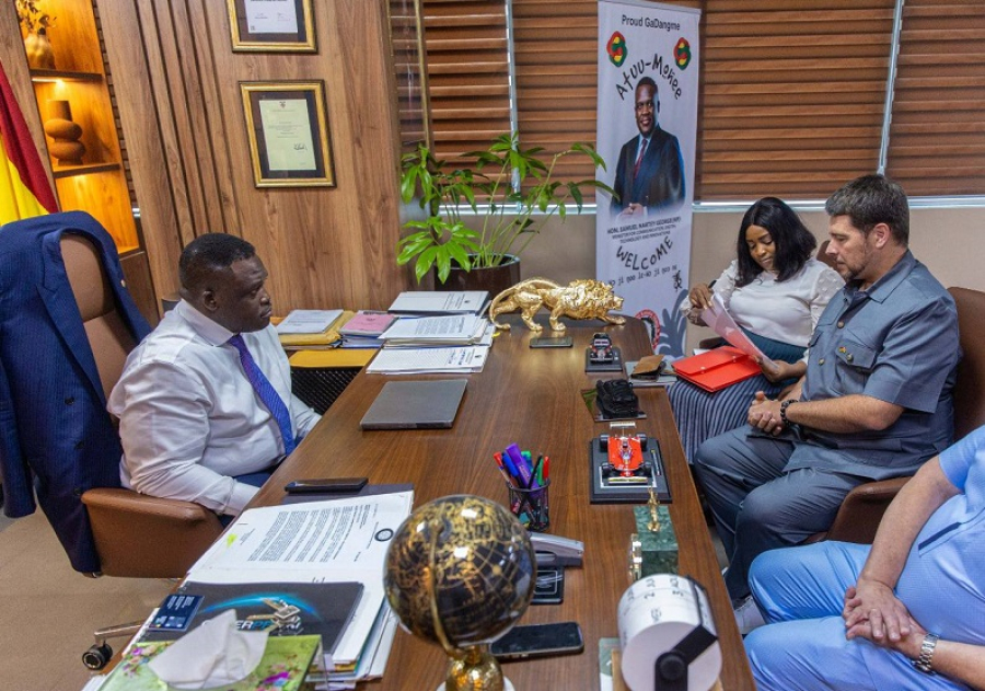 le-ghana-discute-avec-code-racoon-pour-la-formation-de-350-000-codeurs