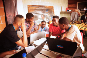 En RD Congo, Lumumba Lab forme les femmes, les personnes vivant avec un handicap… aux métiers du numérique