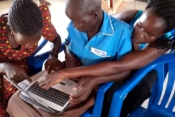 Ouganda : le gouvernement veut fournir de la connectivité Internet aux communautés de réfugiés