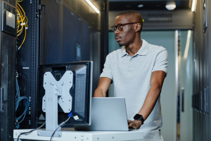 Avec Alibaba, le S&eacute;n&eacute;gal veut former des milliers de jeunes au Cloud Computing pour les JOJ 2026
