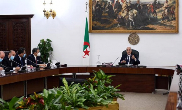 L’Algérie supprime les taxes sur l’e-commerce, les téléphones mobiles et autres outils numériques