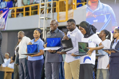 10 000 ordinateurs pour les étudiants : les ambitions du gouvernement gabonais