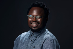 Payer et rester connect&eacute; partout : la promesse d&rsquo;Oluwatomi Ayorinde