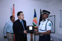 La Chine dote la police seychelloise d’un laboratoire numérique pour renforcer la lutte contre la cybercriminalité