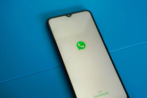 WhatsApp teste pour la premi&egrave;re fois une version payante