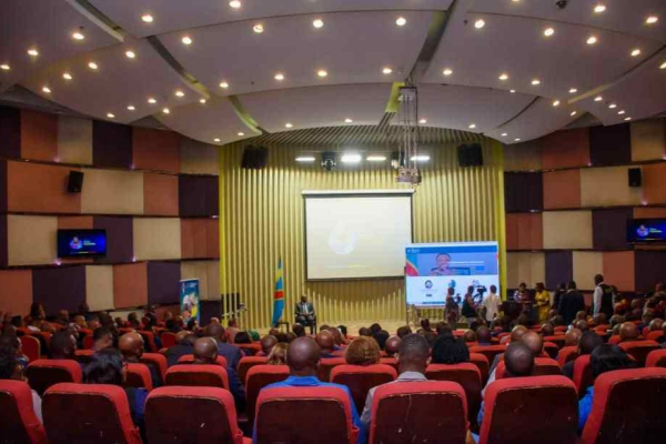 rd-congo-le-gouvernement-lance-un-outil-numerique-de-suivi-des-paies-des-enseignants