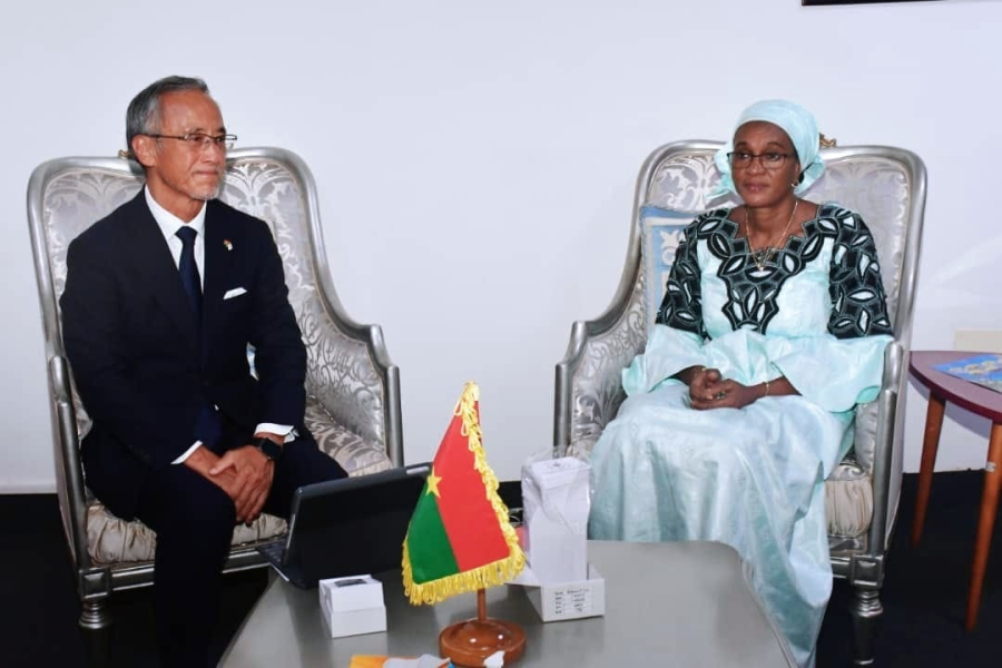 le-burkina-faso-recoit-153-000-de-don-de-materiel-du-japon-pour-l-enregistrement-biometrique-des-deplaces-internes