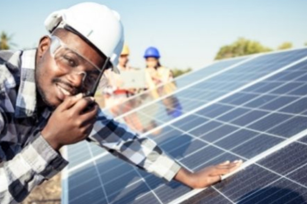 Afrique du Sud : SAREBI soutient les start-up et les petites entreprises spécialisées dans les énergies renouvelables