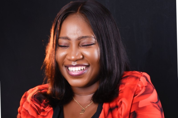 La Nigériane Adeola Ayoola permet de s’approvisionner en médicaments sans quitter sa maison