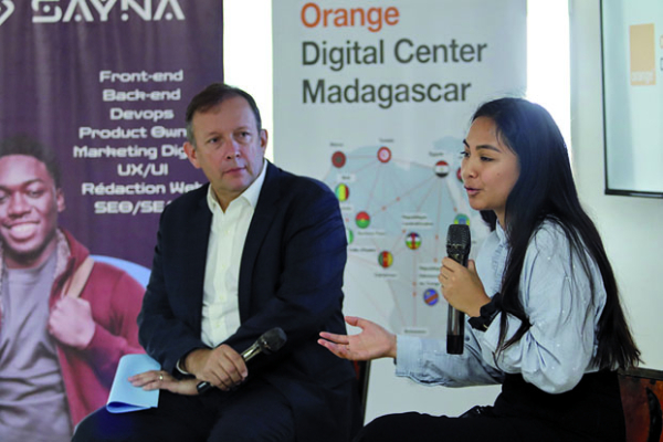 Madagascar : Orange accompagne la start-up Sayna dans la formation des jeunes aux compétences numériques