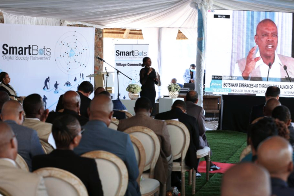 Botswana : le président de la République a lancé un projet de connexion des villages au haut débit et aux TIC