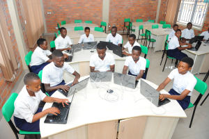 Rwanda : le gouvernement veut connecter 3 000 écoles de plus à Internet d&#039;ici 2024