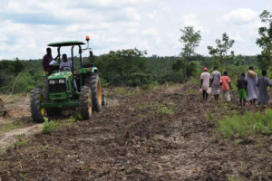 Au Nigeria, Hello Tractor met en relation les propriétaires de tracteurs et les exploitants agricoles