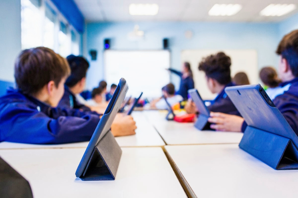 Algérie : vers la production de 2 millions de tablettes pour les écoles
