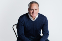 Andre Hugo Offers Fee-Free Online Banking Services