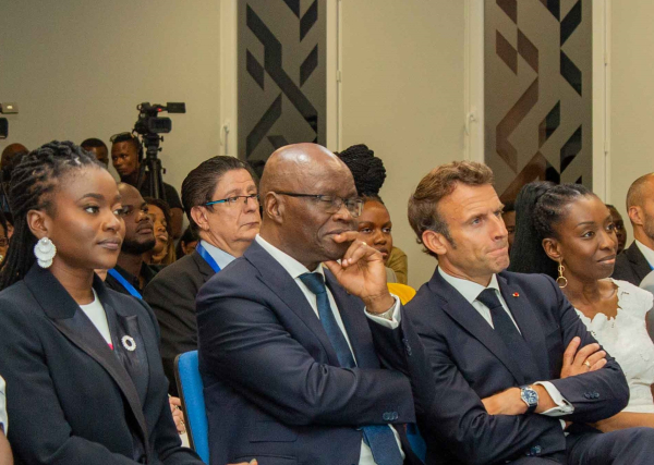 Bénin : Vèna Ahouansou, fondatrice de Kea Medicals, a partagé avec Emmanuel Macron sa vision de l&#039;e-santé africain