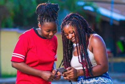 high-mobile-taxes-in-dr-congo-limit-access-to-digital-services