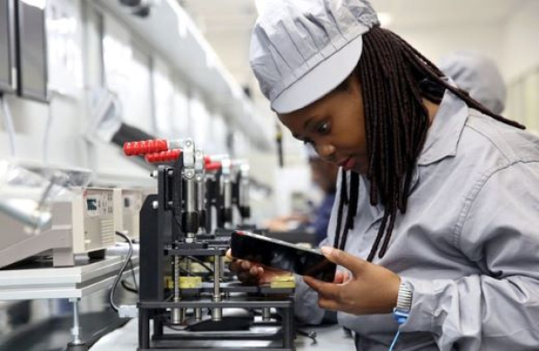 Angola : LiraLink Tecnology et ZTE ouvriront une usine de montage de smartphones 4G et 5G en 2024
