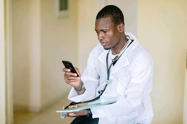 Le Fonds mondial et ses partenaires lancent un fonds de 50 millions $ pour soutenir la santé numérique en Afrique