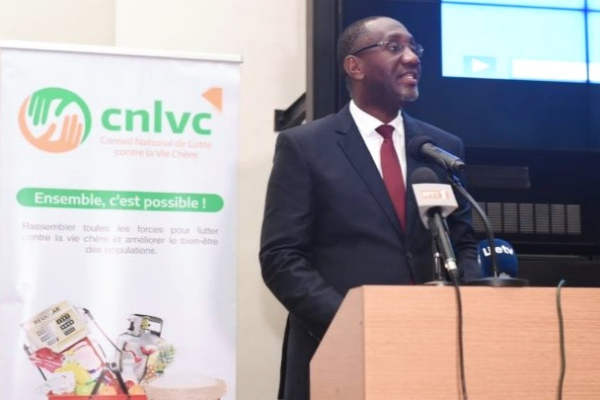 Côte d’Ivoire : le gouvernement a lancé une application mobile de lutte contre la vie chère, dénommée « contrôle citoyen »
