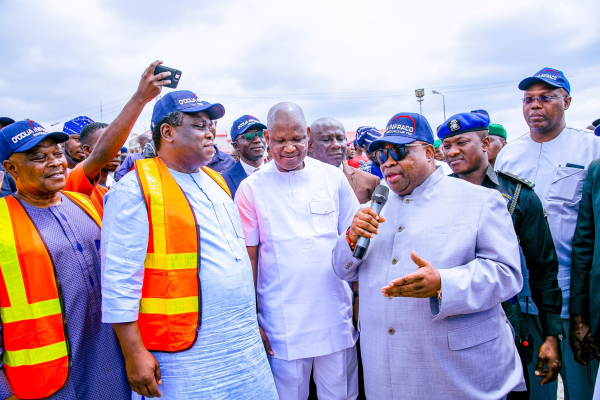 Nigeria : le gouverneur de l&#039;Etat d&#039;Osun annonce la pose de 64 km de fibre optique
