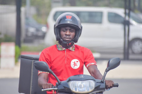 Au Togo, Kaba Delivery permet de livrer des repas à la demande