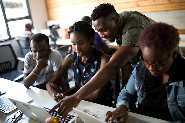 « La technologie est le moteur du monde ! Tout est entre vos mains. Foncez ! » (Akinwumi Adesina)