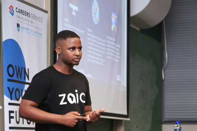 Mvelo Hlophe forme les Sud-Africains aux compétences numériques et aide les développeurs de logiciel à trouver un emploi