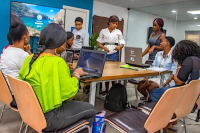 She Code Africa et FedEx s'unissent pour former 100 000 femmes africaines en technologie d'ici 2030