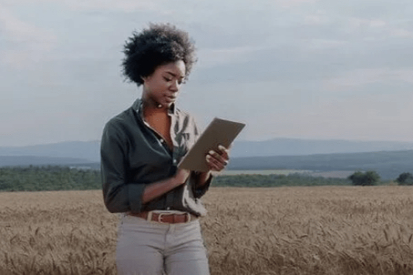EY SDG Accelerator : un appel aux start-up africaines dirigées par des femmes en IA
