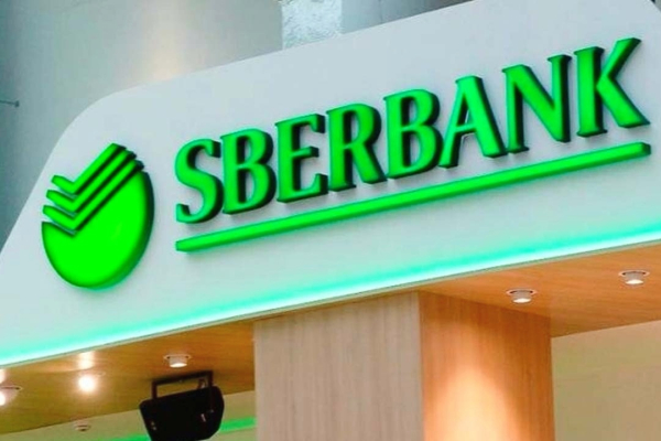 La banque russe Sberbank lance son agent conversationnel GigaChat pour rivaliser avec ChatGPT