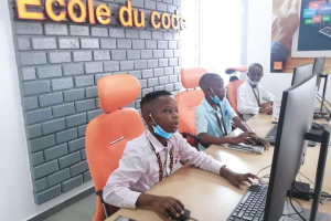 Au Cameroun, Ecolia Labs forme aux compétences numériques et accompagne les jeunes dans la création d&#039;entreprise