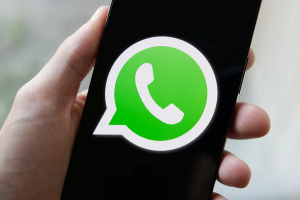 WhatsApp teste un nouvel outil pour d&eacute;tecter les arnaques sur les smartphones