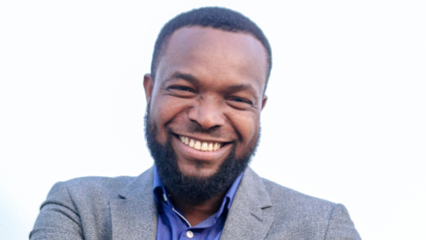 Le Nigérian Bosun Tijani soutient l’innovation technologique et sociale en Afrique à travers CcHUB
