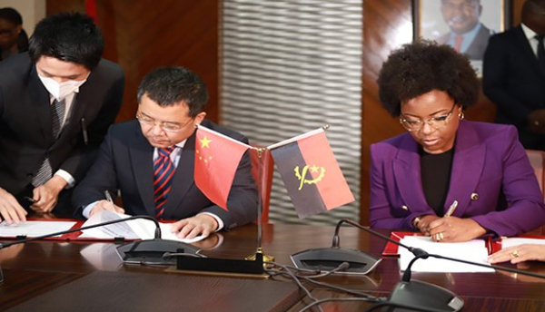 La Chine accorde un prêt de 249 millions $ à l’Angola pour la construction d’un câble optique terrestre de 2 000 km